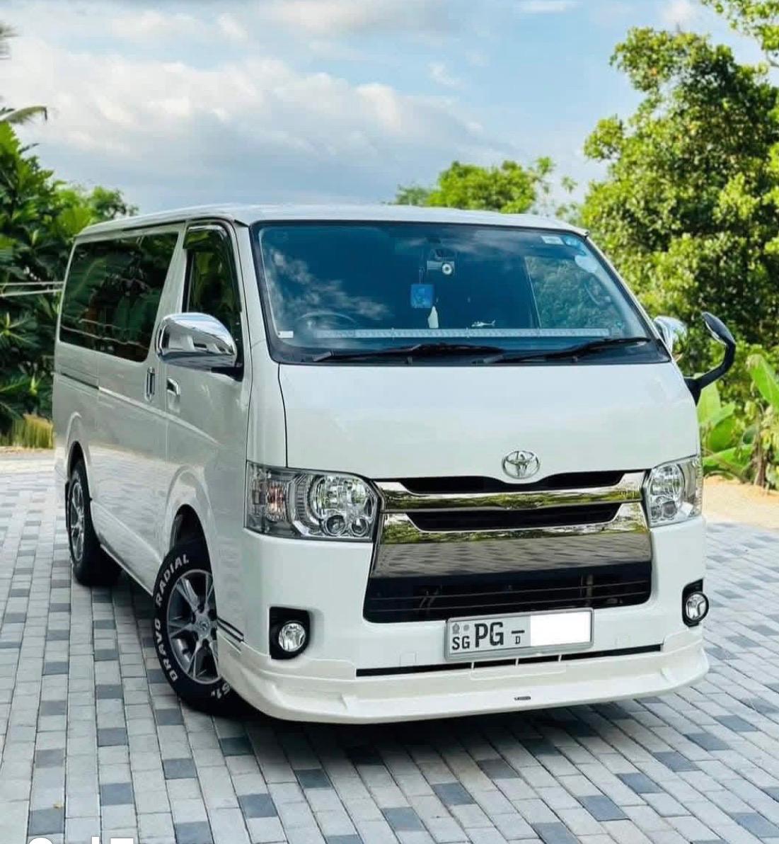 Go Lanka Tours Vehicle